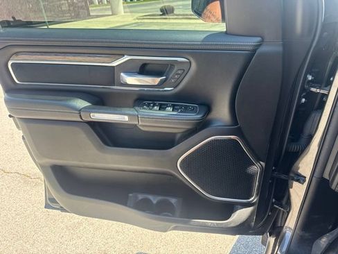 Used 2019 RAM 1500 Laramie AWD/4WD image 13