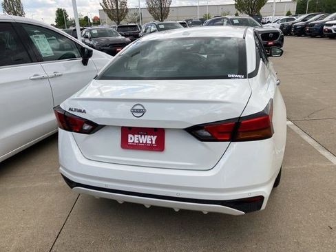 Used 2025 Nissan Altima 2.5 SV FWD image 6