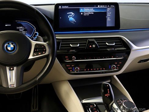 Certified 2023 BMW 530e 530e w/ M Sport Package image 17