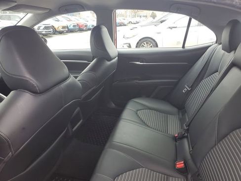 Used 2020 Toyota Camry SE image 8