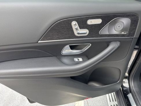 New 2025 Mercedes-Benz GLS 580 4MATIC image 13