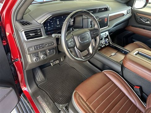 Certified 2024 GMC Yukon Denali Ultimate image 13