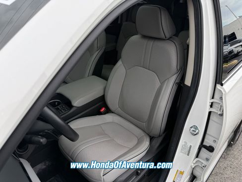 Certified 2025 Honda Pilot Elite image 22