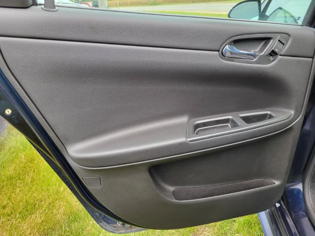 Used 2009 Chevrolet Impala LT FWD image 18