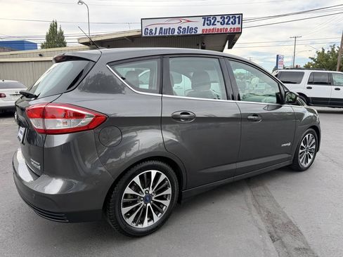 Used 2017 Ford C-MAX Titanium w/ Equipment Group 301A FWD image 7