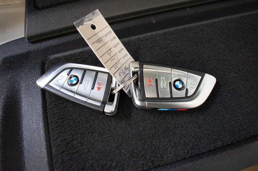 Used 2022 BMW X7 M50i AWD/4WD image 27