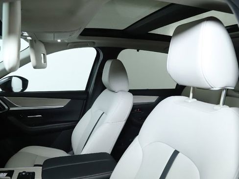 Certified 2025 MAZDA CX-70 Plug-In Hybrid w/ Premium Pkg image 29