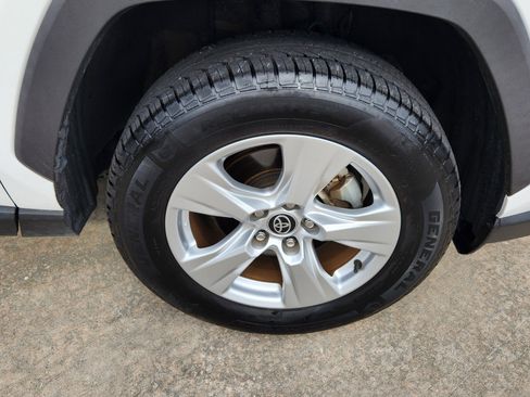 Certified 2021 Toyota RAV4 XLE image 12