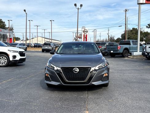 Used 2022 Nissan Altima 2.5 SR image 2