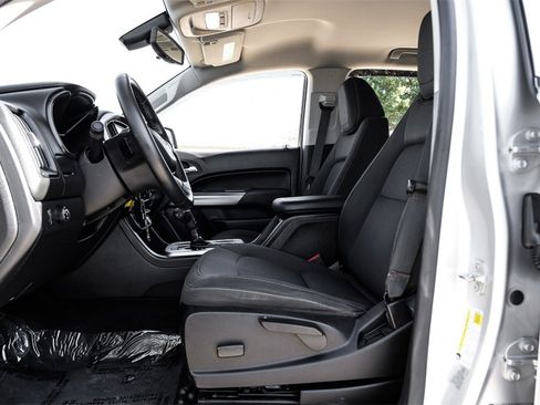 Used 2016 Chevrolet Colorado LT w/ LT Convenience Package image 3