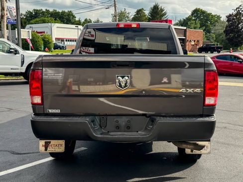 Used 2019 RAM 1500 Express AWD/4WD image 5