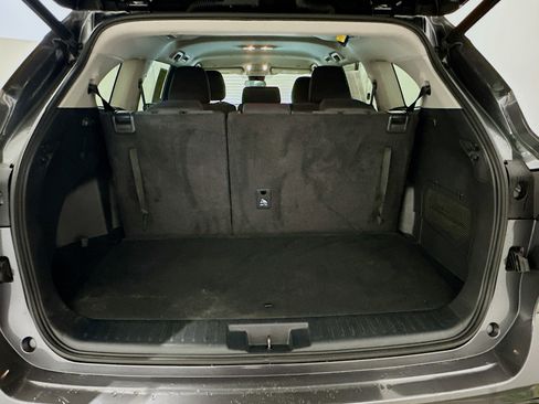 Used 2023 Toyota Highlander LE image 31