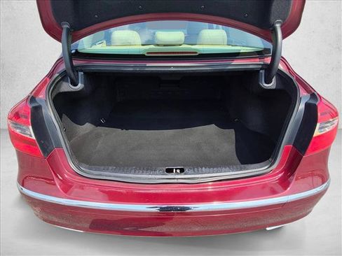Used 2013 Hyundai Genesis 3.8 RWD image 6