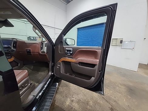 Used 2017 Chevrolet Silverado 1500 LT w/ All Star Edition AWD/4WD image 15
