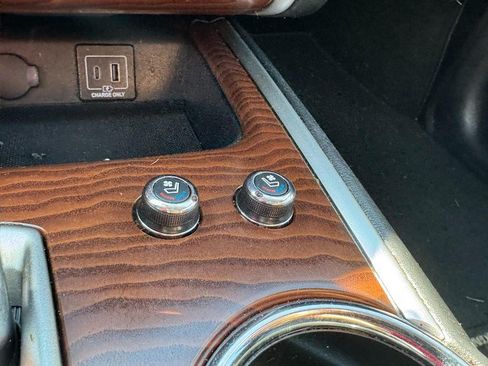 Used 2019 Nissan Pathfinder Platinum AWD/4WD image 19
