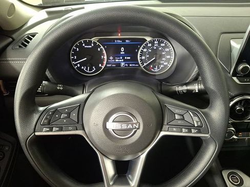Used 2025 Nissan Sentra SV FWD image 18