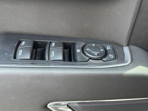 Used 2023 Chevrolet Silverado 1500 LT AWD/4WD image 8