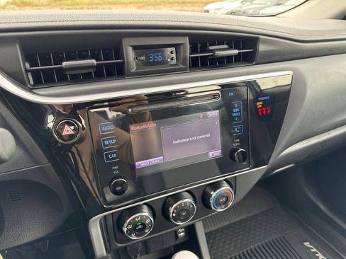 Used 2019 Toyota Corolla L w/ Body Protection Package FWD image 18