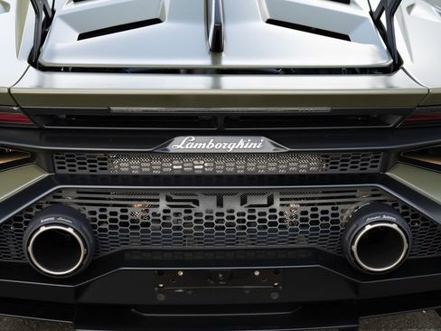 Used 2022 Lamborghini Huracan STO image 3