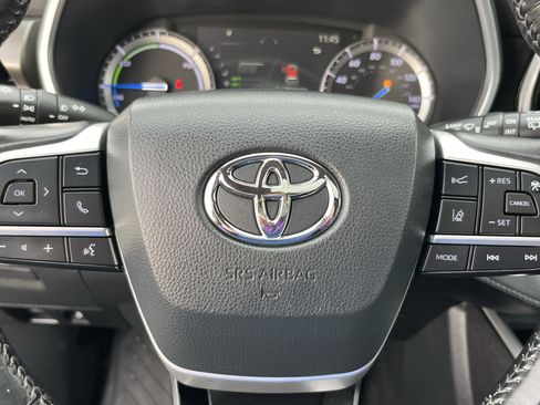 Used 2022 Toyota Highlander XLE image 19