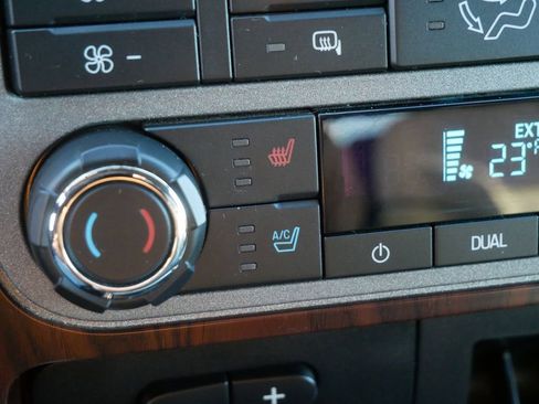 Used 2011 Ford F350 Lariat w/ Lariat Interior Pkg image 31