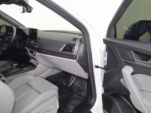 Used 2024 Audi Q5 e Premium Plus image 50