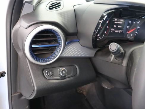 Used 2024 Chevrolet Trax LS FWD image 13