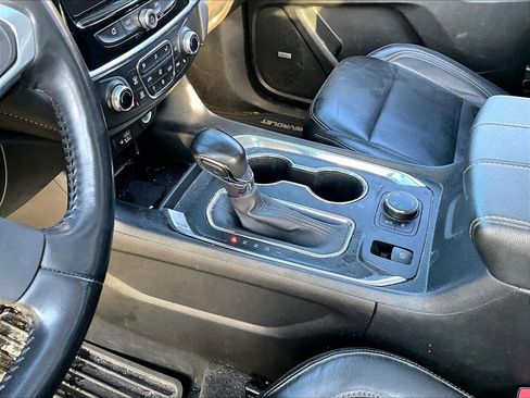 Used 2021 Chevrolet Traverse RS image 12