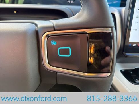 Used 2025 Ford Expedition Active image 16