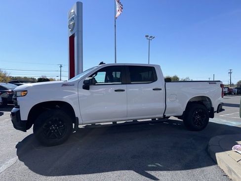 Used 2019 Chevrolet Silverado 1500 Custom Trail Boss w/ Custom Convenience Package image 4