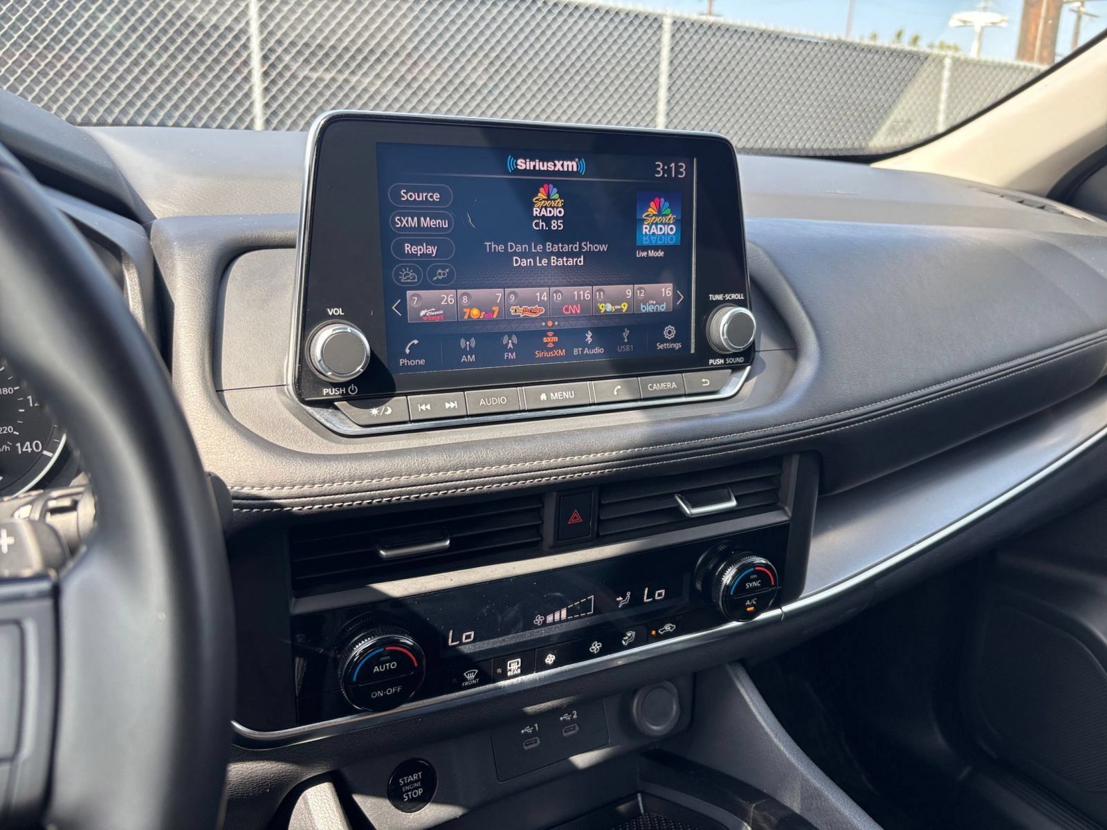 Used 2025 Nissan Rogue SV FWD image 16