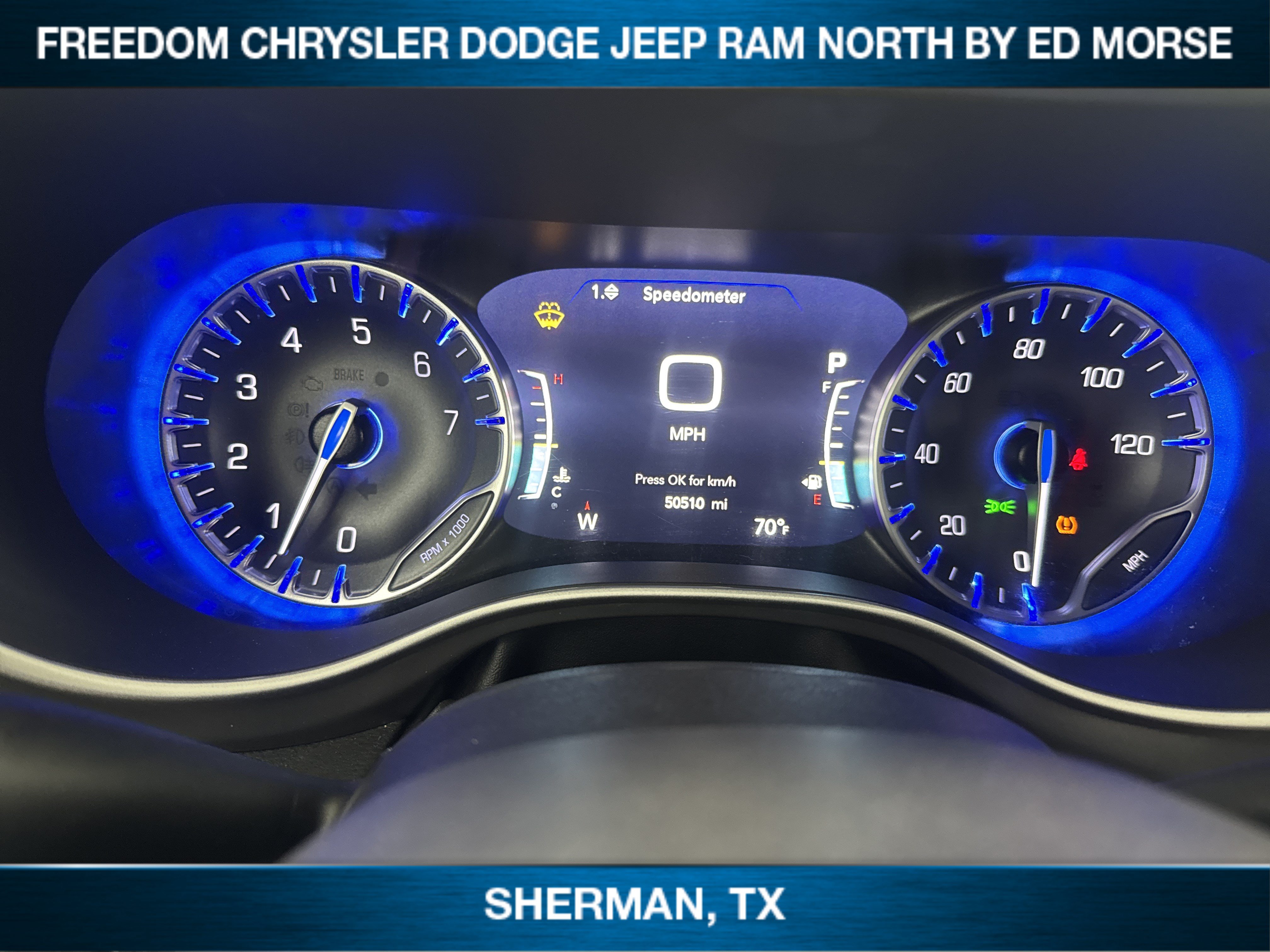 Used 2025 Chrysler Pacifica Select FWD image 12
