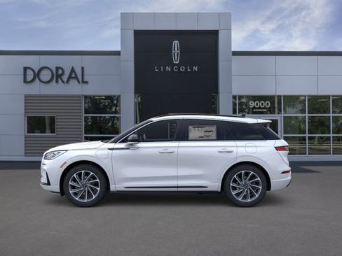 New 2026 Lincoln Corsair Grand Touring AWD/4WD image 3