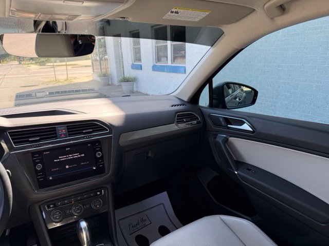 Used 2018 Volkswagen Tiguan SE AWD/4WD image 16