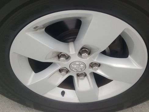 Used 2021 RAM 1500 Classic SLT image 31