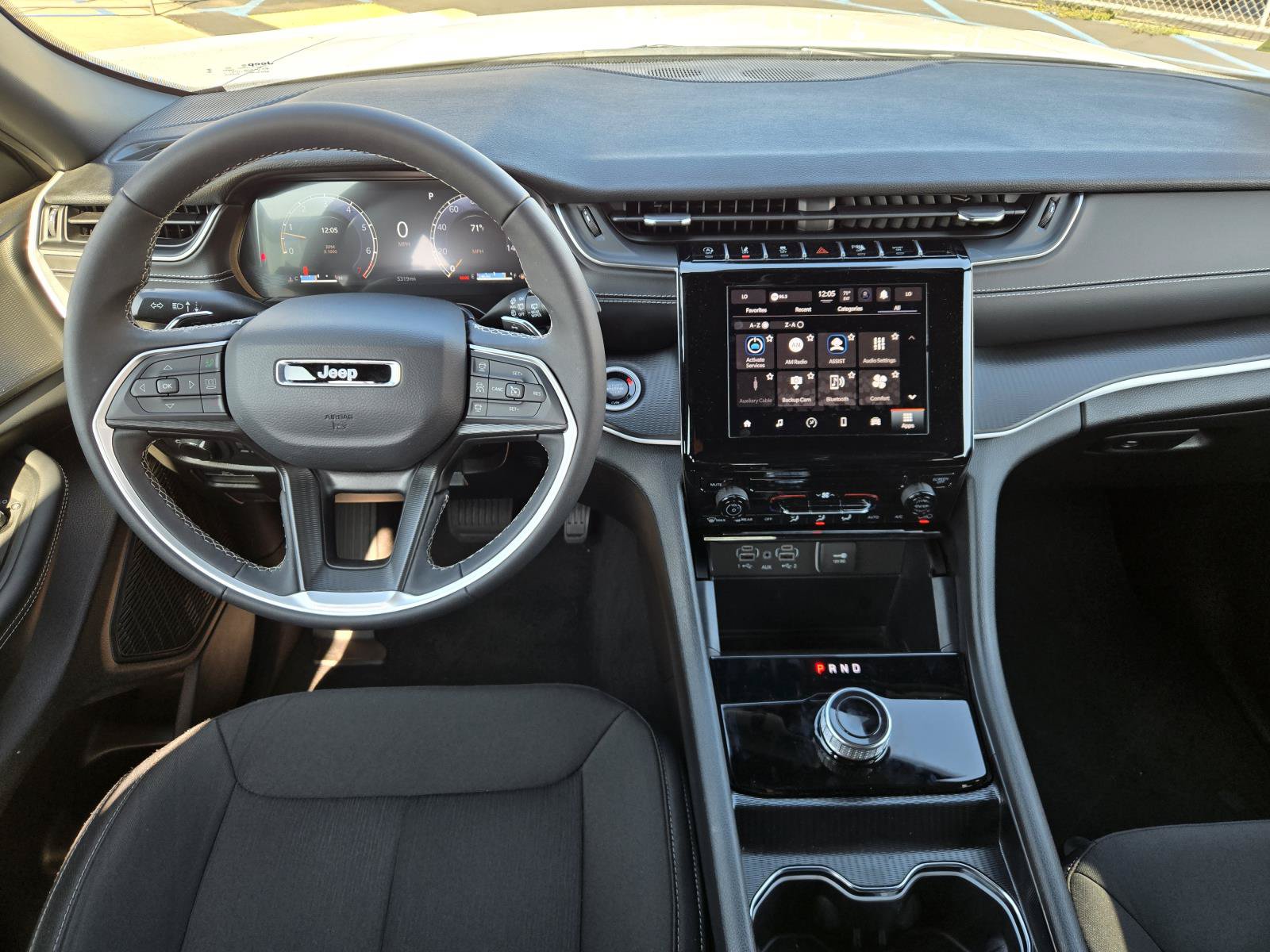 Used 2025 Jeep Grand Cherokee Laredo X RWD image 6