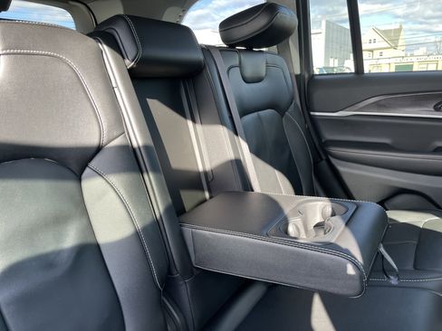 Certified 2023 Jeep Grand Cherokee Limited image 21