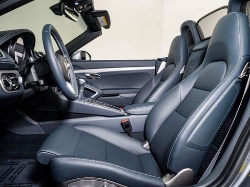 Certified 2025 Porsche 718 Boxster GTS image 5