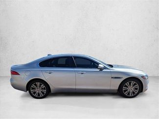 Used 2017 Jaguar XF 35t video 4