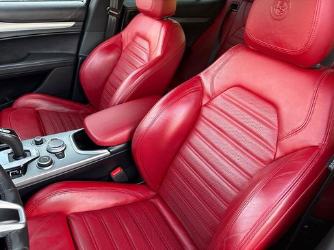 Used 2022 Alfa Romeo Stelvio Veloce image 29