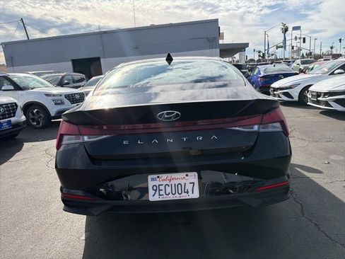 Used 2023 Hyundai Elantra SEL w/ Convenience Package image 5