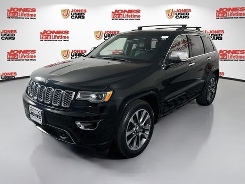 Used 2018 Jeep Grand Cherokee Overland AWD/4WD image 15