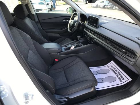 Certified 2025 Honda Accord SE image 11