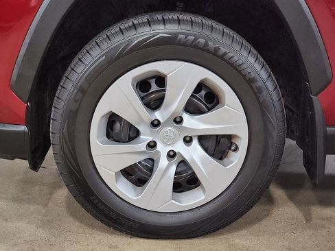 Used 2023 Toyota RAV4 LE FWD image 28