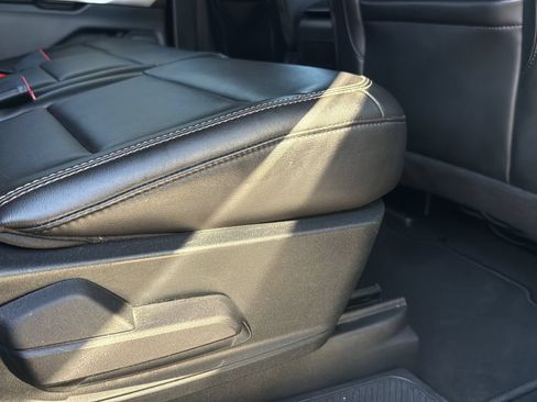 Certified 2023 Ford Explorer XLT w/ Equipment Group 202A AWD/4WD image 25
