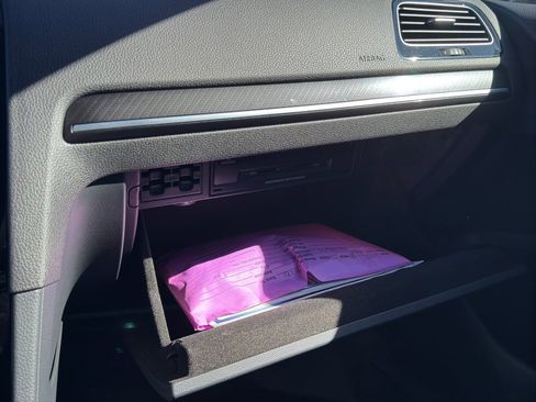 Used 2015 Volkswagen Golf R 4-Door image 21