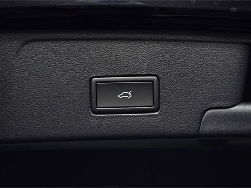 New 2026 Volkswagen Atlas Cross Sport SE image 26