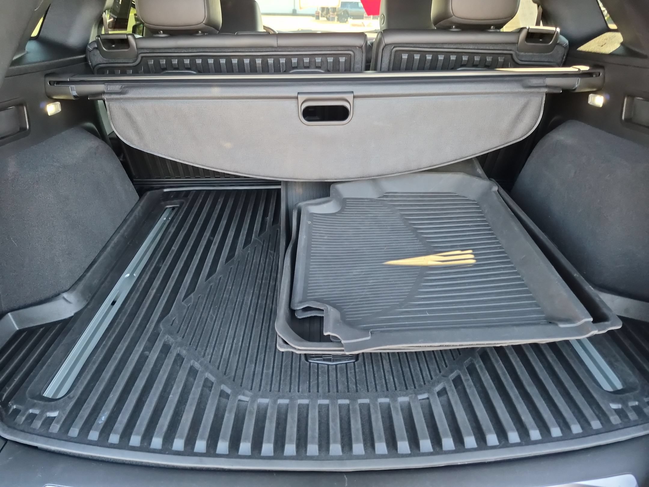 Certified 2023 Cadillac XT5 Premium Luxury w/ LPO, Floor Liner Package AWD/4WD image 27