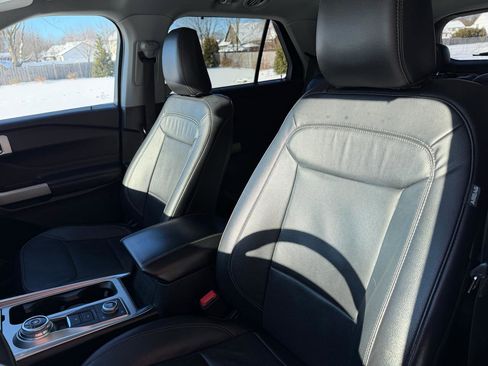 Used 2020 Ford Explorer Limited image 27