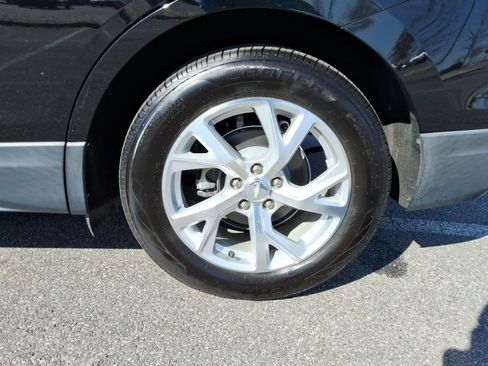 Used 2018 Chevrolet Equinox Premier image 11